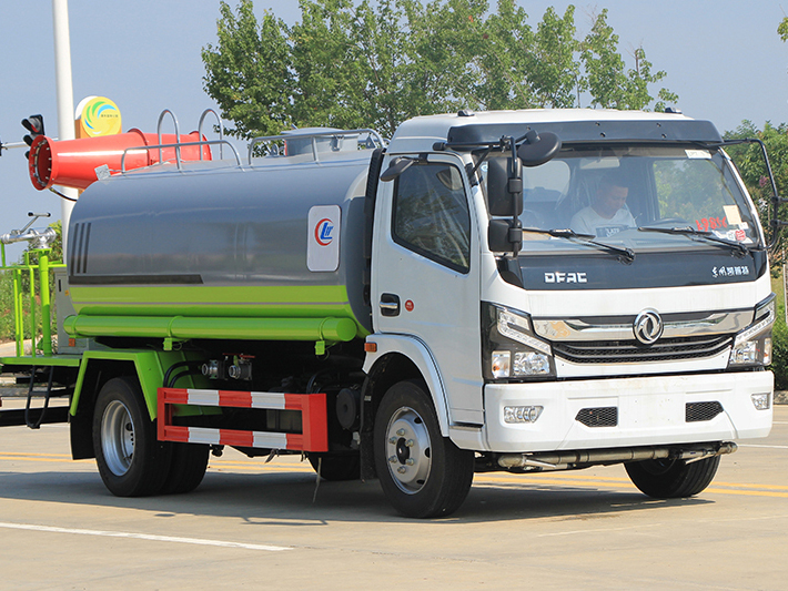 國(guó)六大多利卡 9噸 噴霧車(chē)